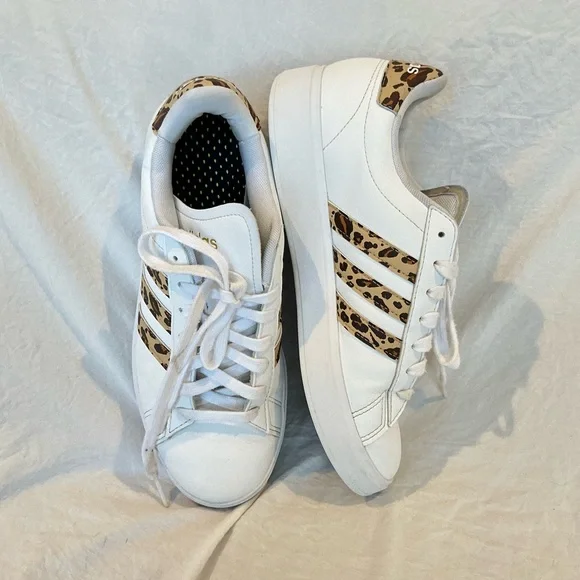 🌹 Adidas Grand Court 2.0 Leopard Print Sneakers - 7.5 - Picture 2 of 9